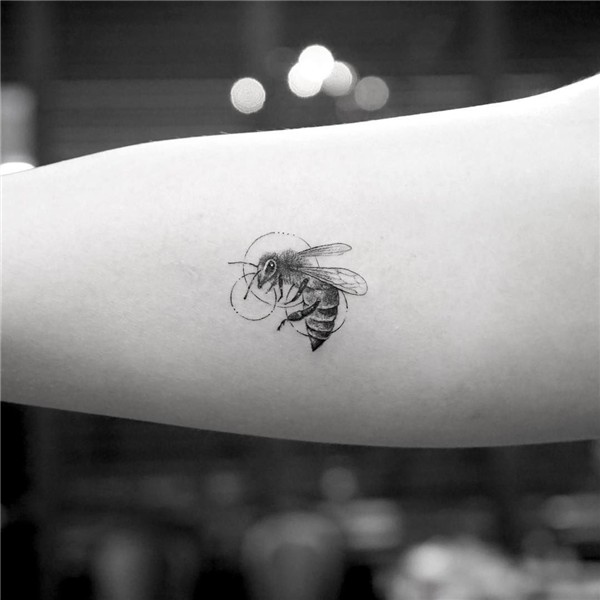 Pin by Lauren Coleman on Beautiful Tattoos Bee tattoo, Wasp