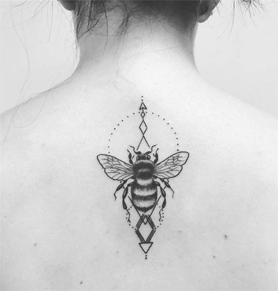 Pin by seray aktepe on Things I'd like to try Bee tattoo, Bu