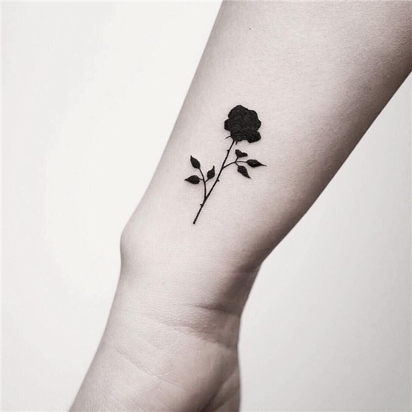 Small black rose. BY ANNA @annarehtattoo TATTOO APPRENTICE B