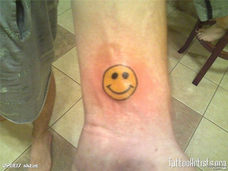 Smiley face tattoo: photo num 12189