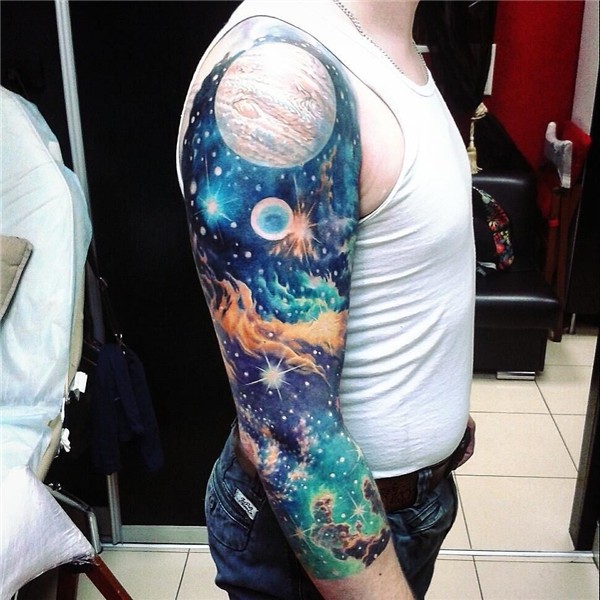 Space themed sleeve tattoo Tatuaje del espacio en el brazo,
