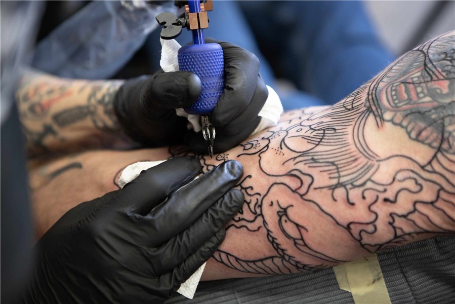 TATTOO ARTIST ADVERTISEMENT - TattooMagz