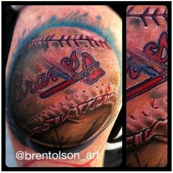 Tatouage Bras Réaliste Baseball par Art Junkies Tattoos