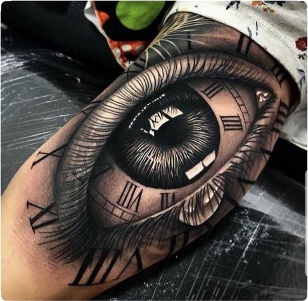 Tattoo Eye 👁 @? 🎨 marque o tatuador, quem souber! Usem a #in