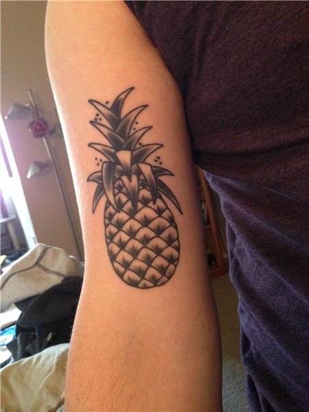 Traditional pineapple by Lance at Devilution Ink; Seattle, W
