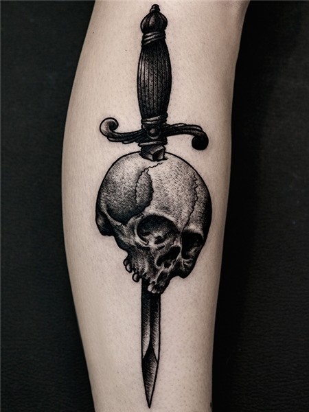 What is the meaning of a dagger tattoo