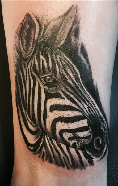Zebra tattoo Tattoeage dier, Tatoeage ideeën, Tatoeage betek