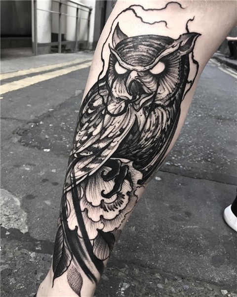 blackwork owl tattoo on leg by @brunosantostattoo Tatuagem c