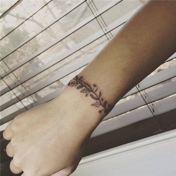 cutelittletattoos Tattoo bracelet, Wrist bracelet tattoo, Ar