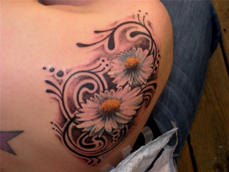 daisy tattoo 1 hour after it was done Samantha Cunningham Fl
