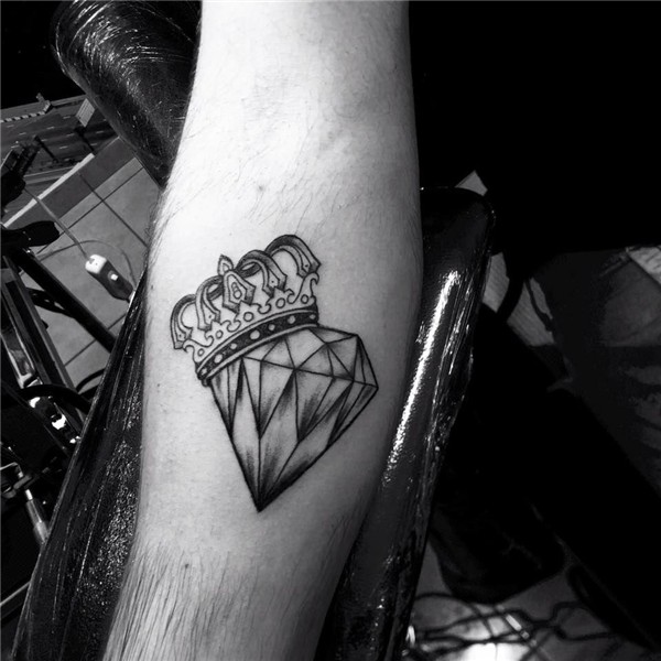 diamond crown tattoo Creative tattoos, Diamond crown tattoo,