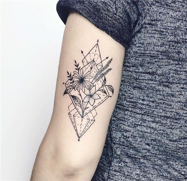 my geometric bouquet from Laura Martinez @ Fleur Noire Tatto