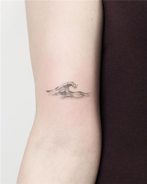 pinterest ☆ hollyliangg Ocean tattoos, Waves tattoo, Tattoos
