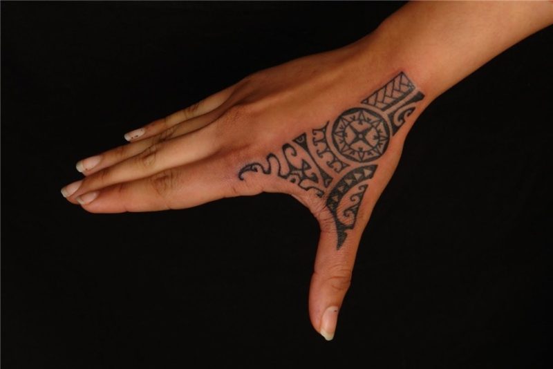 polynesian women tattoo - Google Search Tribal hand tattoos,