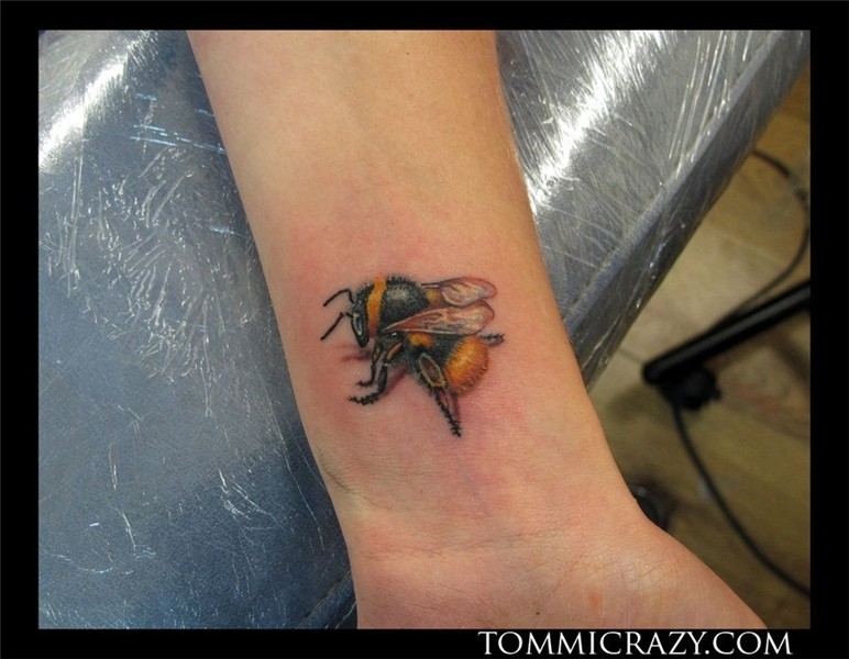 tommicrazy 318 Bumble bee tattoo, Bee tattoo meaning, Little